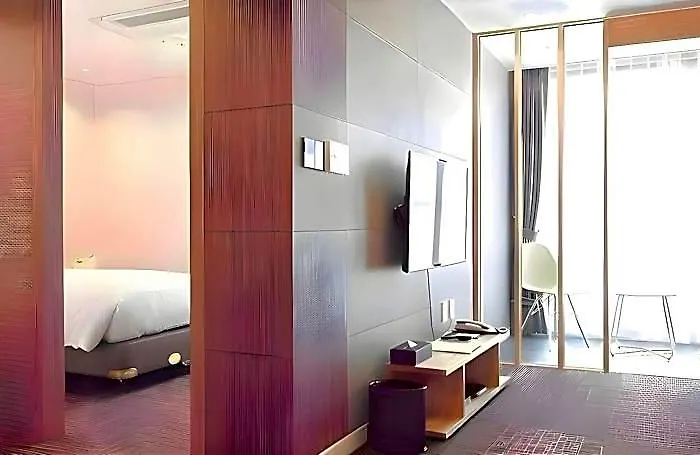 로얄스퀘어 3*