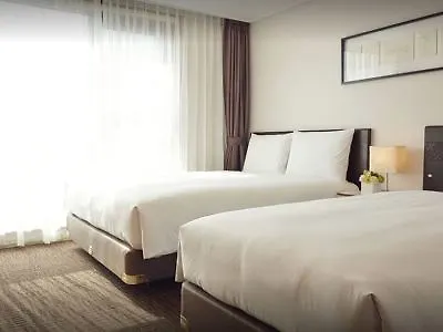로얄스퀘어 호텔 3*